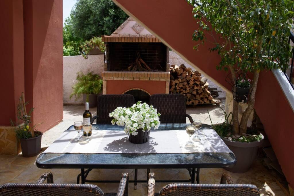 Seaview Cottage - Calmare Petrití Εξωτερικό φωτογραφία